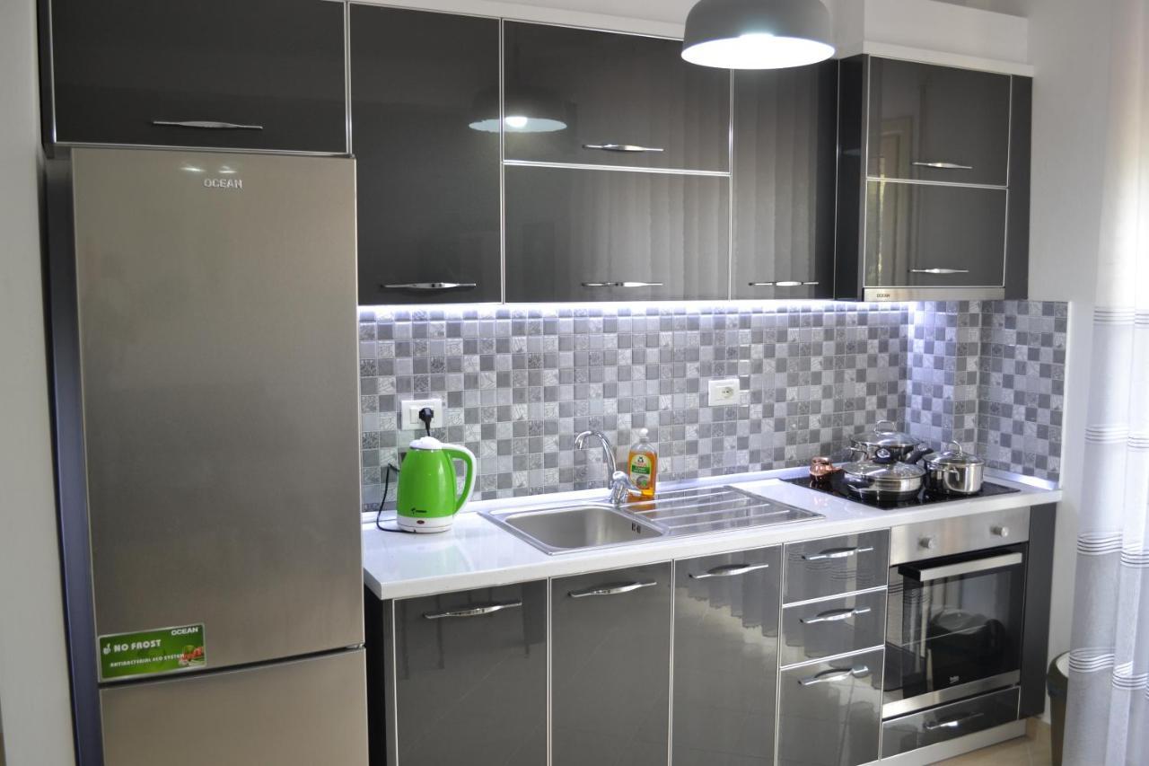 Seaview Gateway 2 Bedrooms Apartment & Garage Avlonya Dış mekan fotoğraf